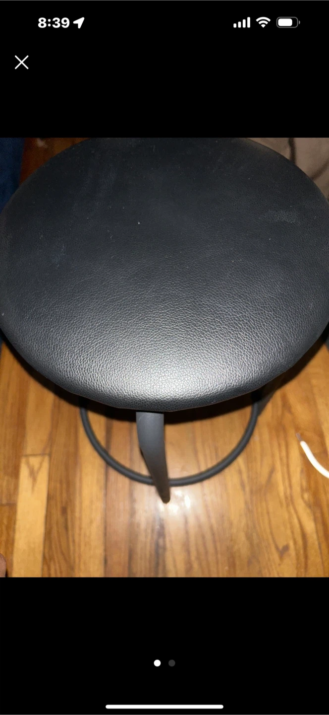 🥕 Black Bar Stool
