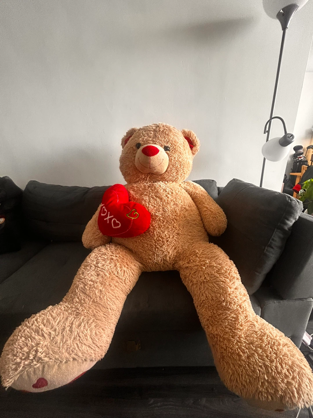 Large teddy bear, great for Valentines Day! - photo 2