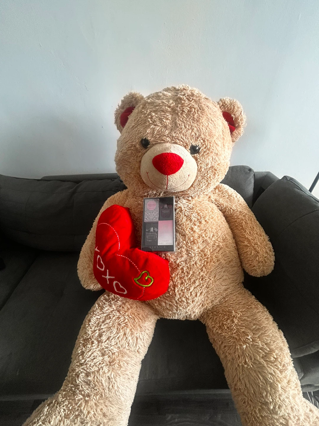 Large teddy bear, great for Valentines Day! - photo 3