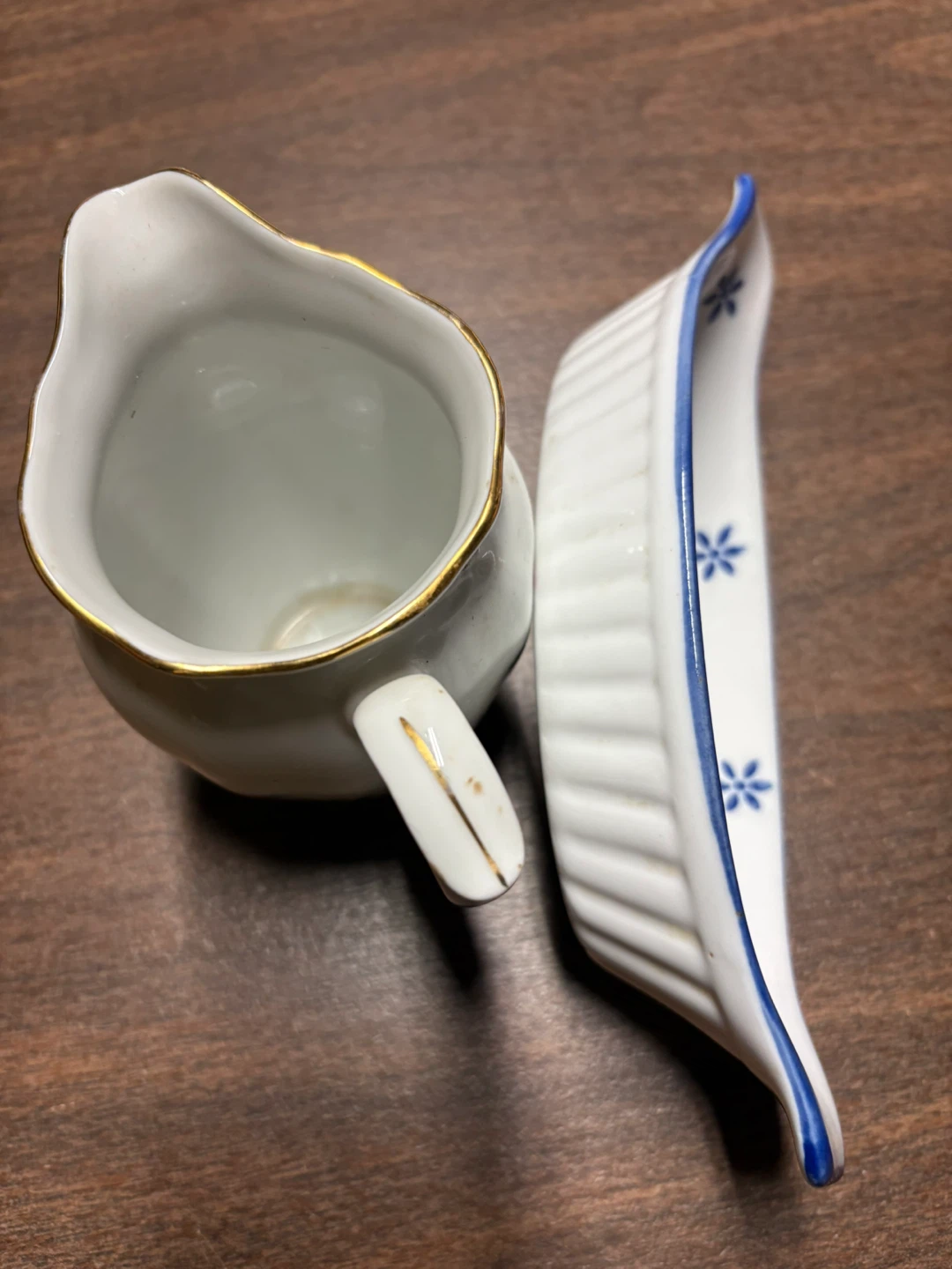 🆓Floral Creamer and Dish Set - photo 2