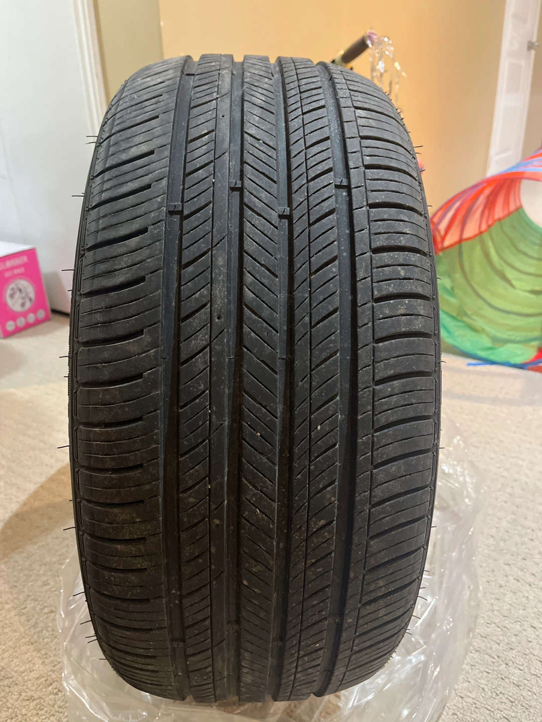 4 All-Season Tires – 235/50R17 96V M+S – Low Mileage Set