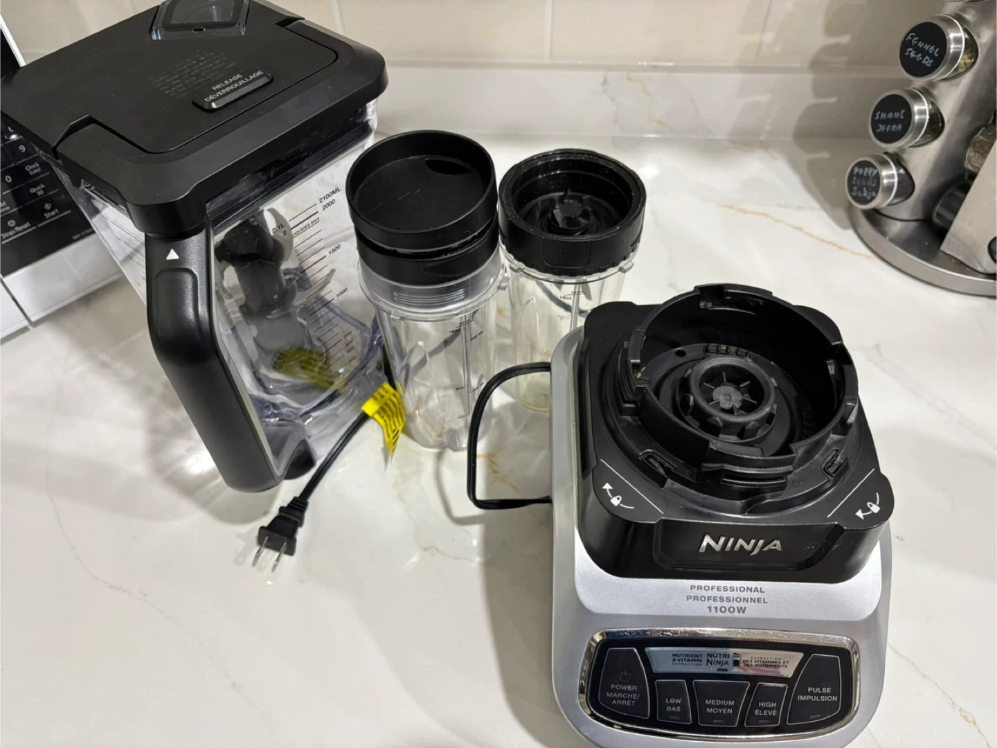 Ninja Professional 1100W Blender - photo 2