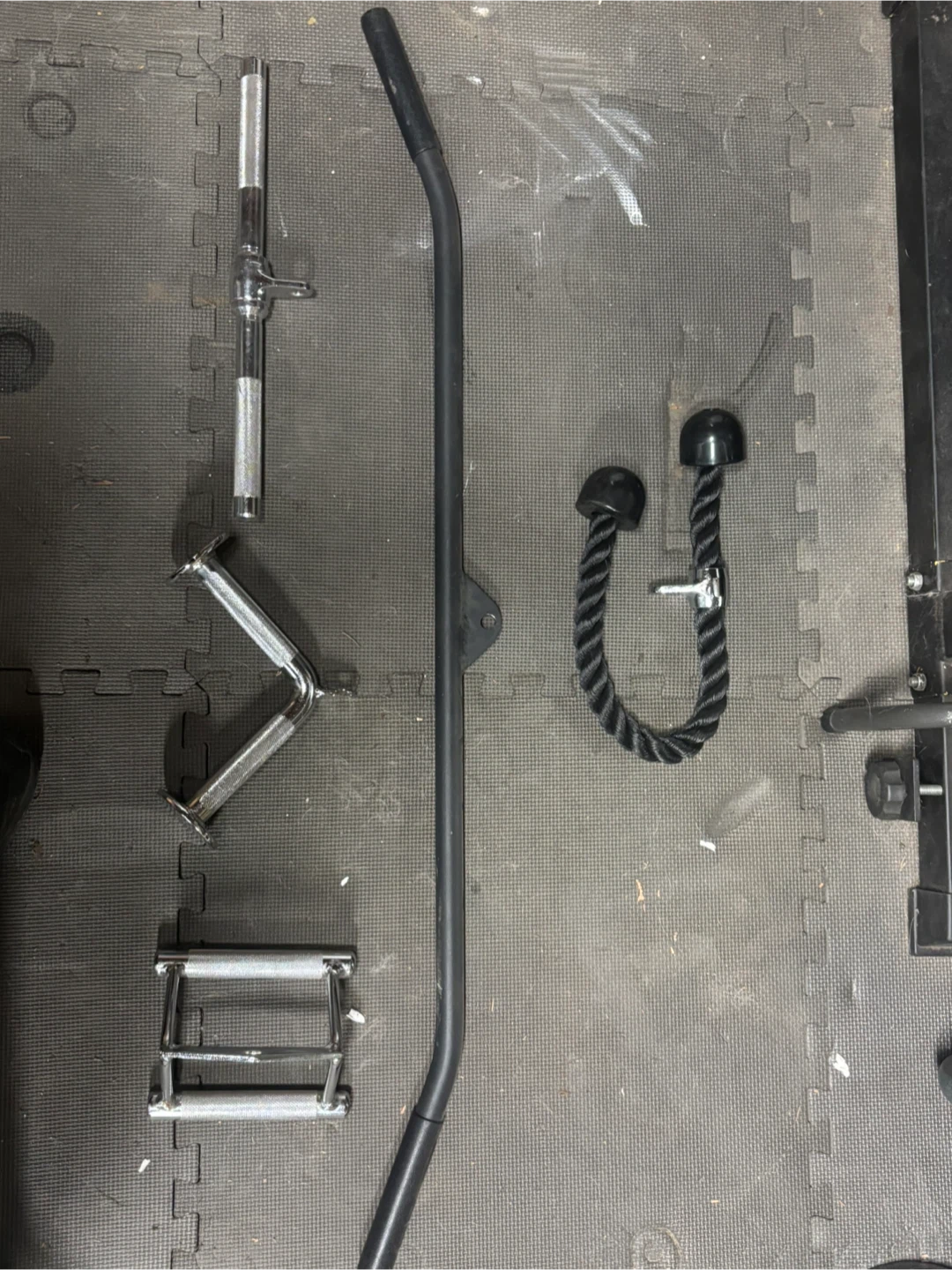 Gym Lat Pulldown Bar & Cable Attachments