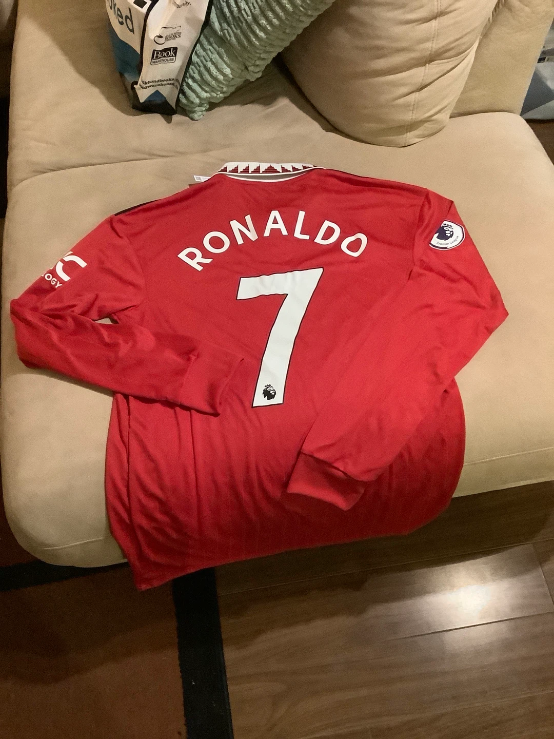 New w/tags Adidas Manchester United Ronaldo #7 Jersey - Size M