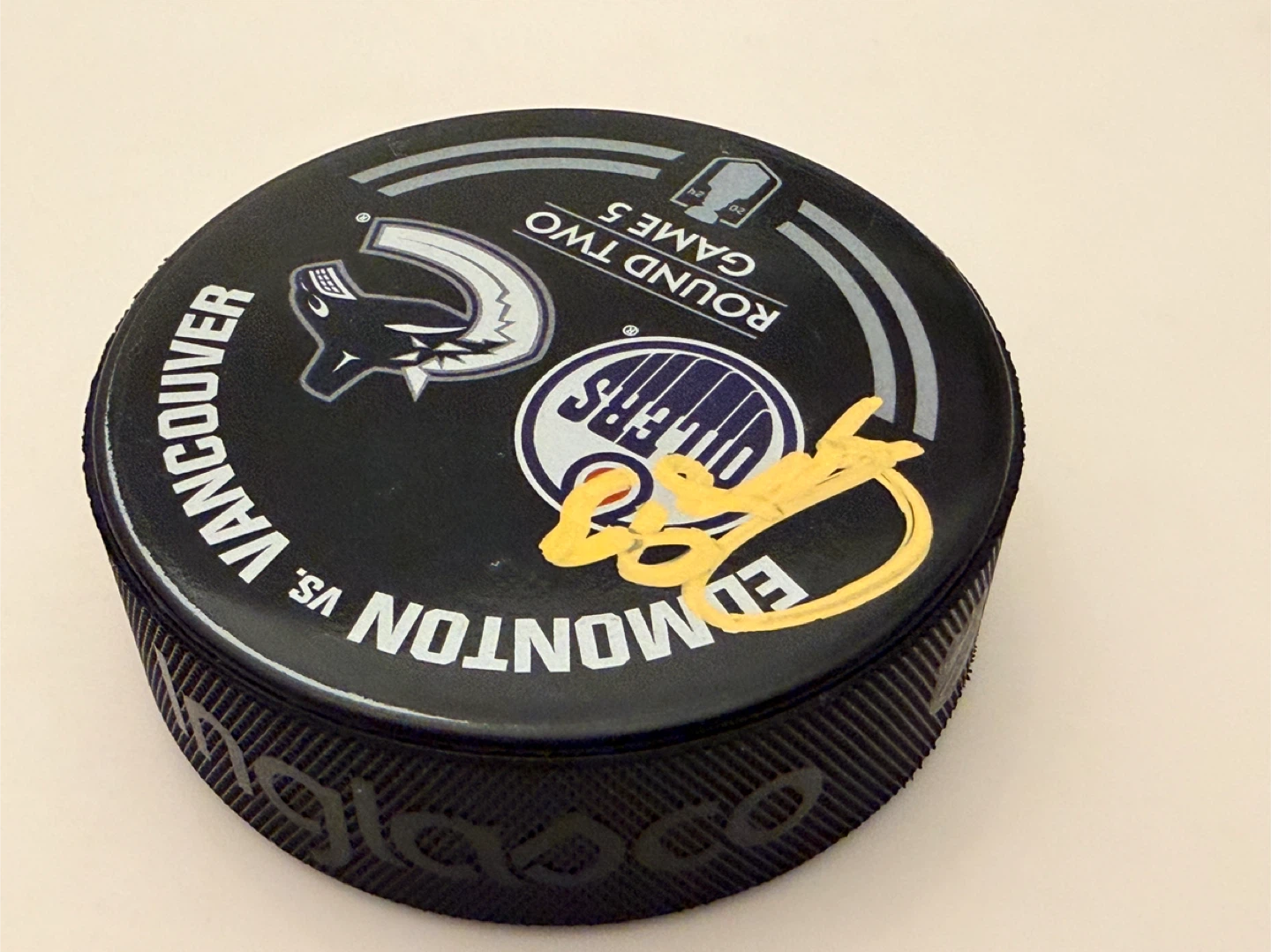 Oilers Canucks 2024 Playoffs Ryan Nugent-Hopkins Autograph Puck - photo 4