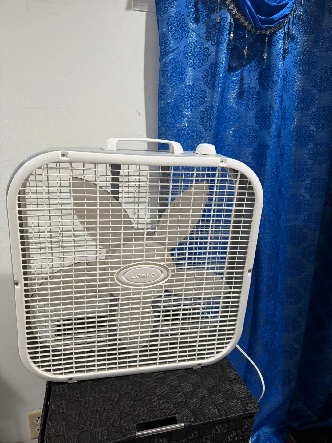 Lasko White Box Fan