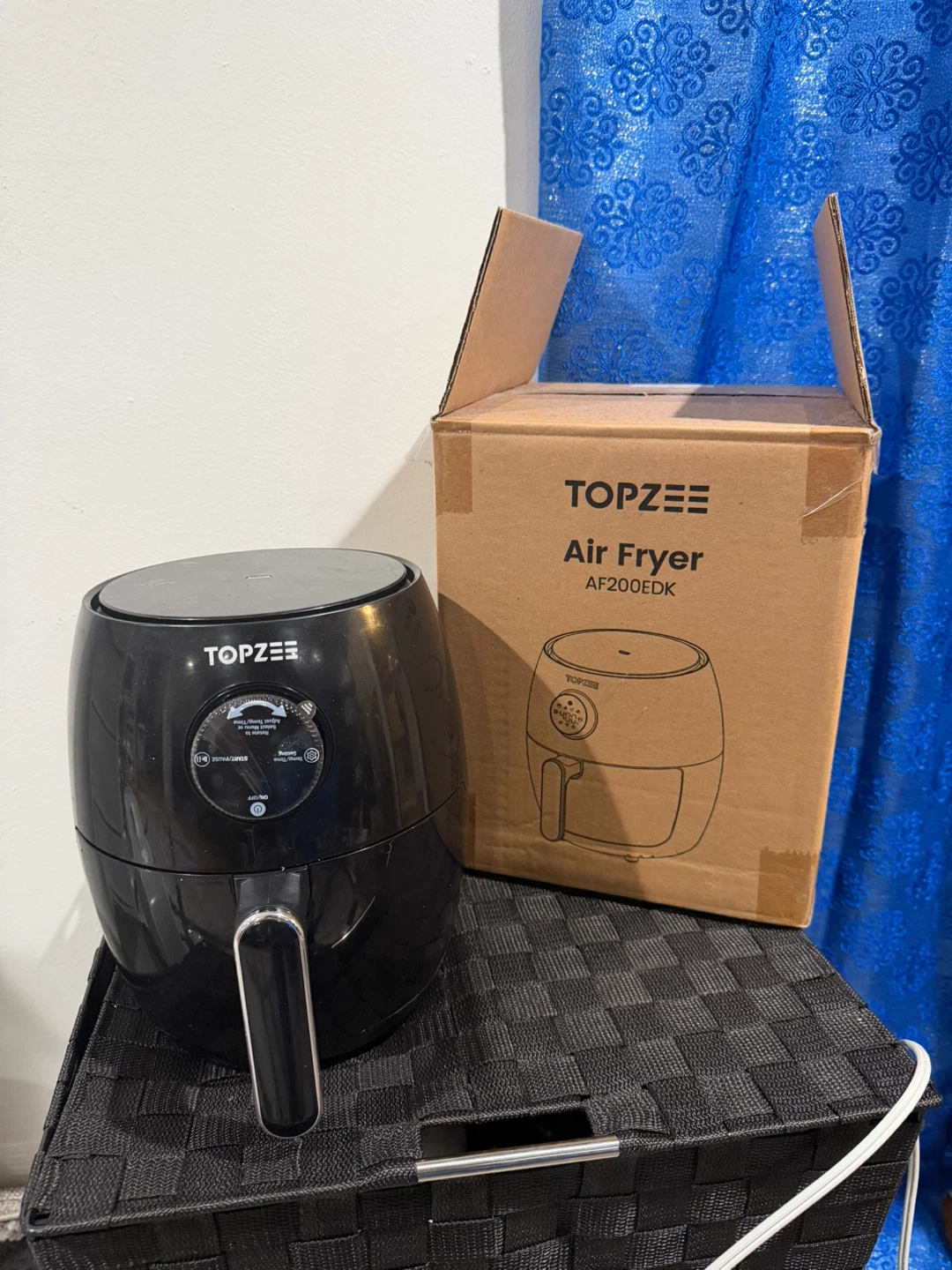 TOPZEE Air Fryer AF200EDK - Like New!