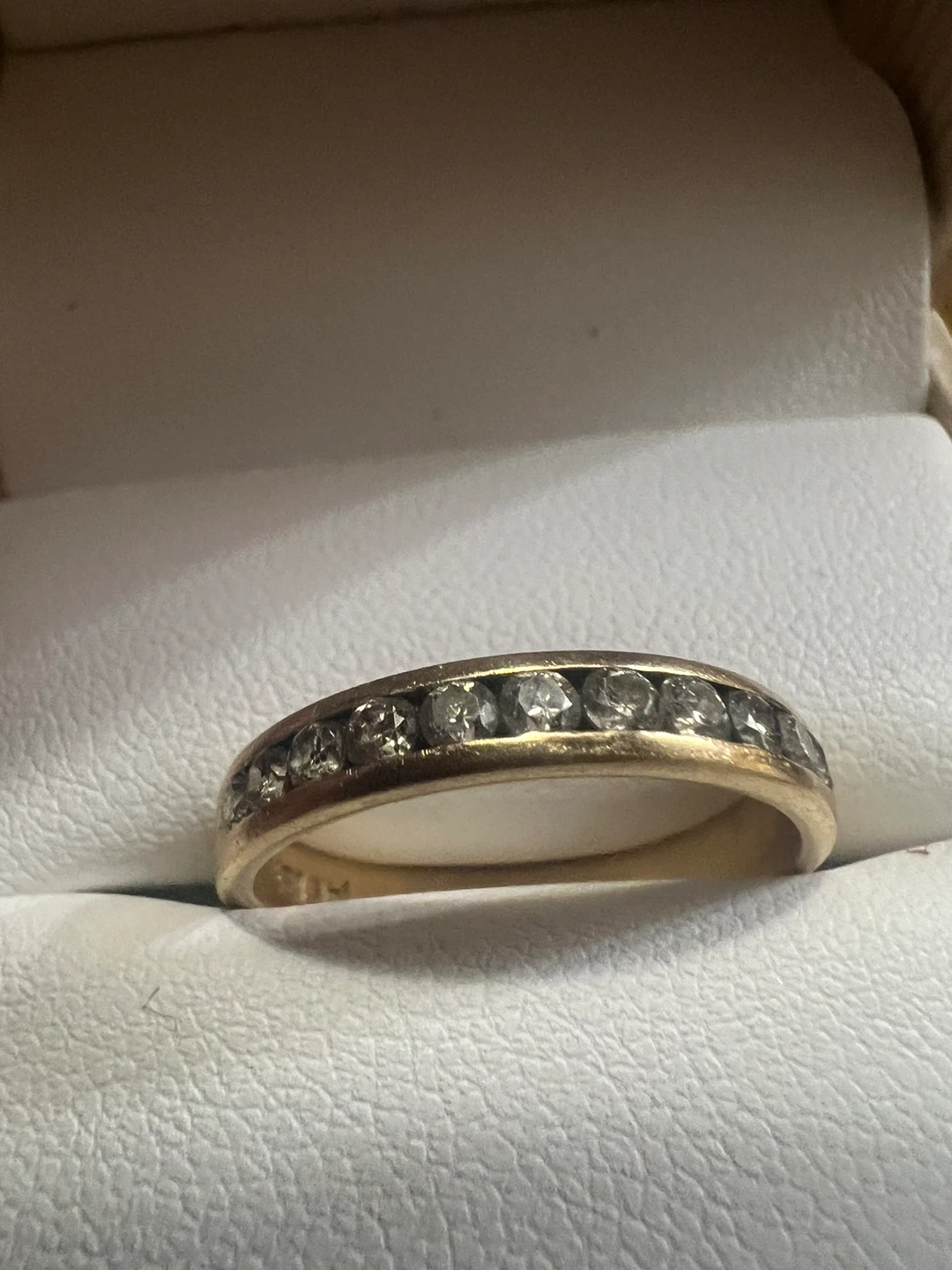 14k Gold Diamond Ring size 8-8.5 - photo 2