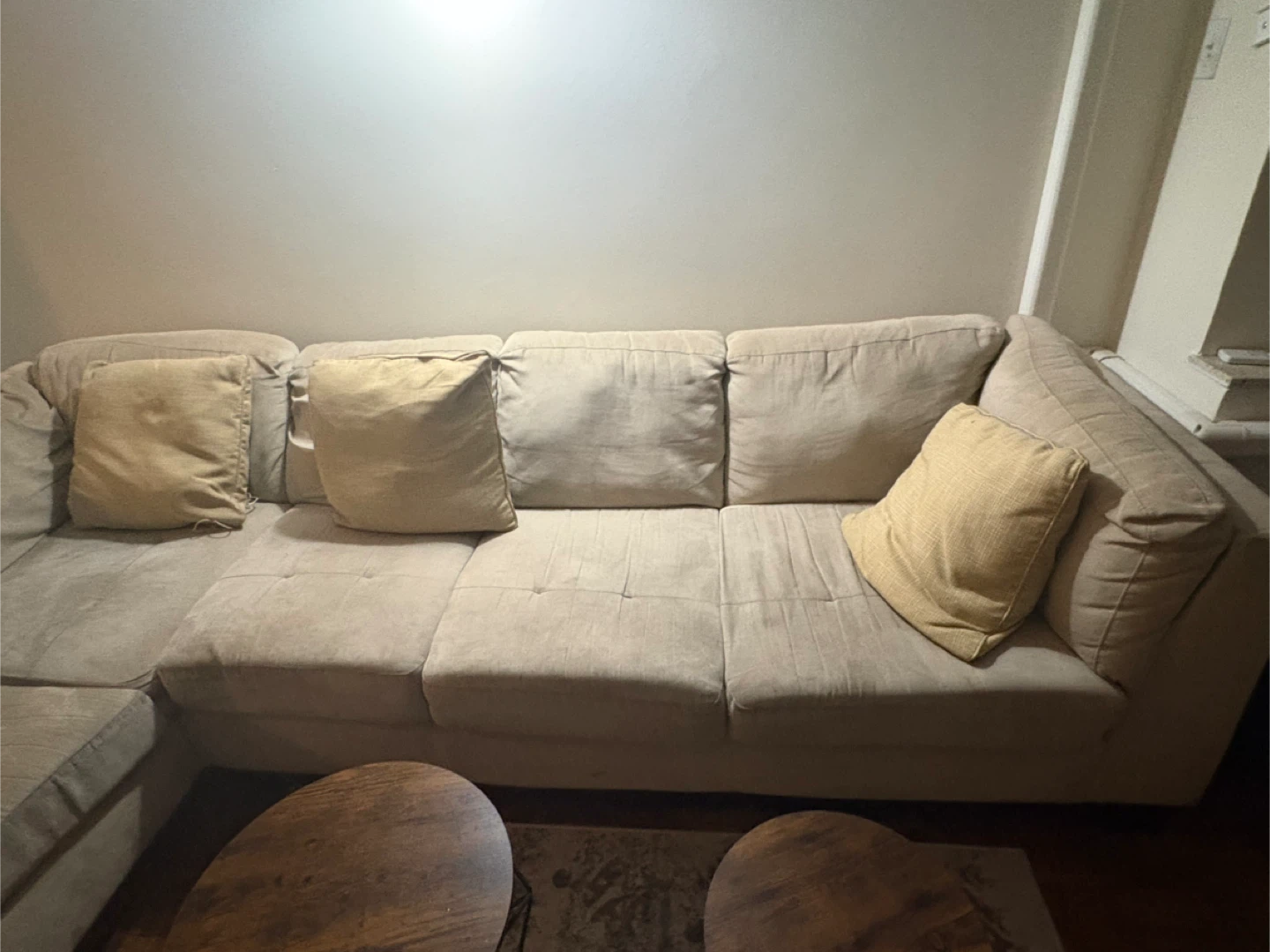 Couch - photo 2