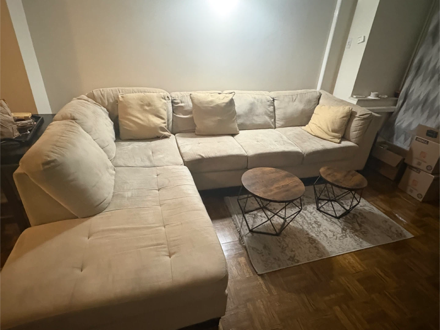 Couch - photo 3