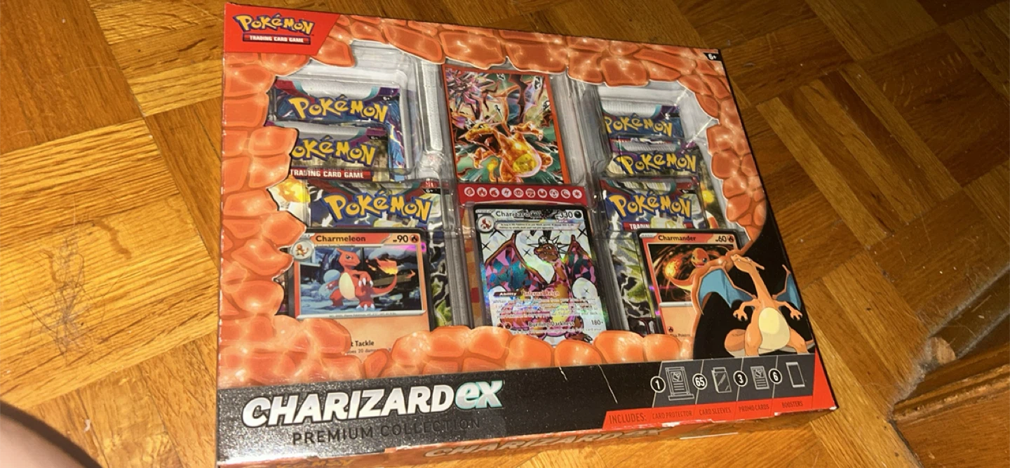 - Pokemon TCG - Charizard ex Premium Collection Box
