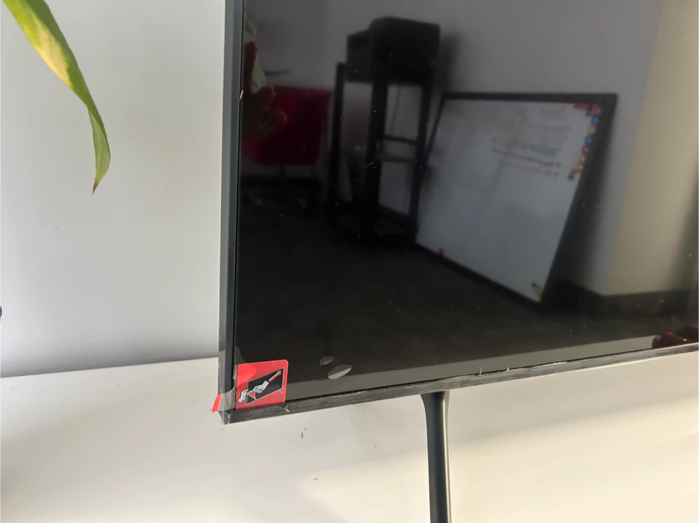 SAMSUNG 55inch SMART TV. LIKE NEW !! - photo 3