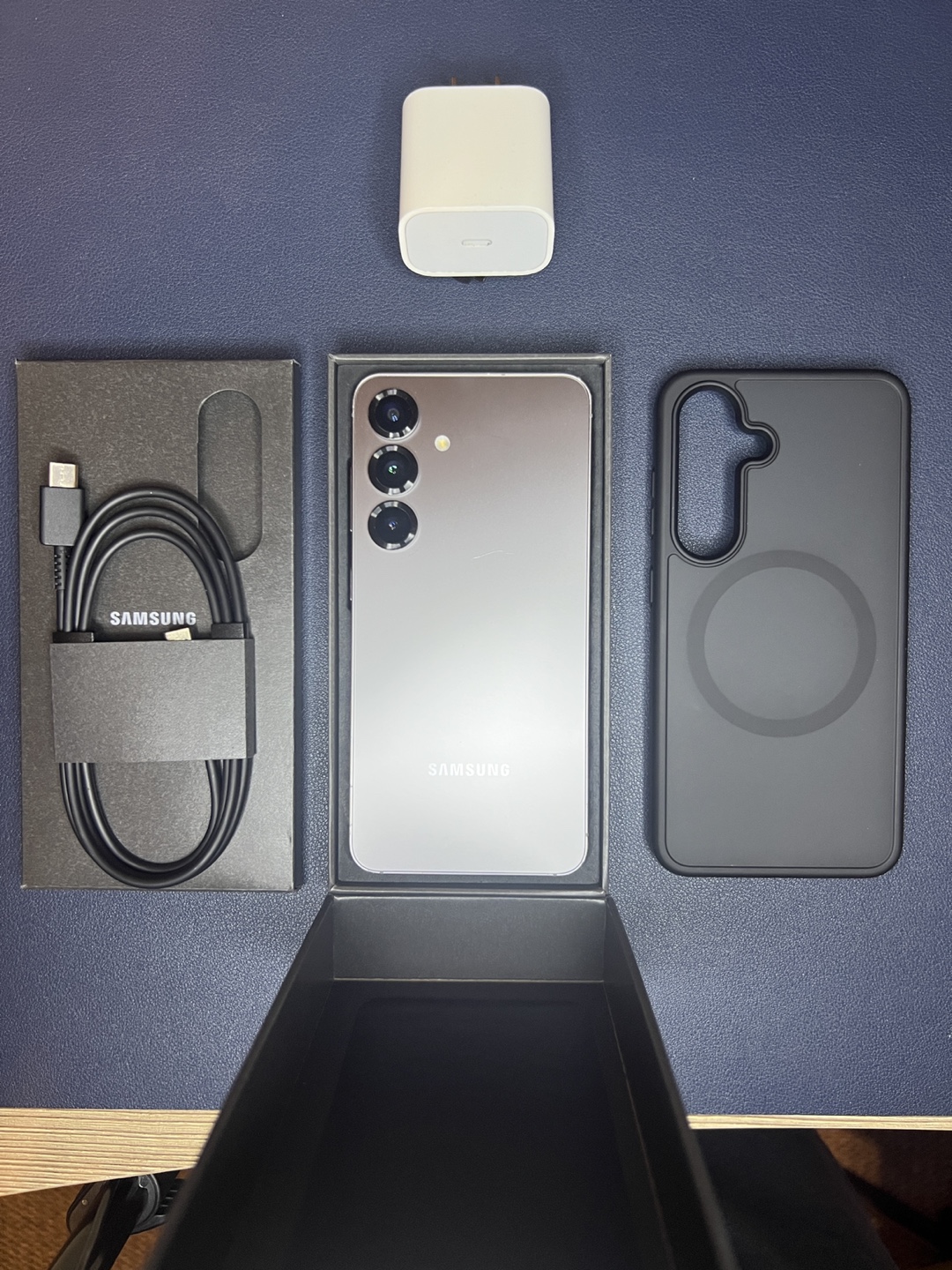Samsung Galaxy S25 5G + Free Accessories