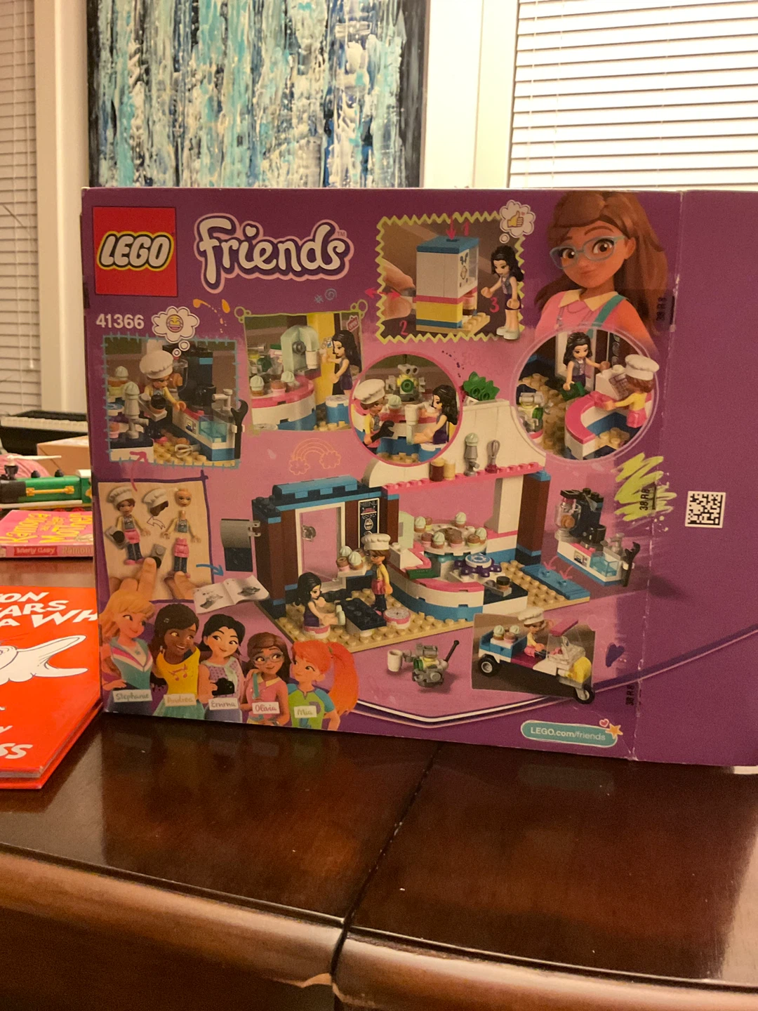 LEGO Friends 41366 Olivia's Cupcake Cafe - photo 3