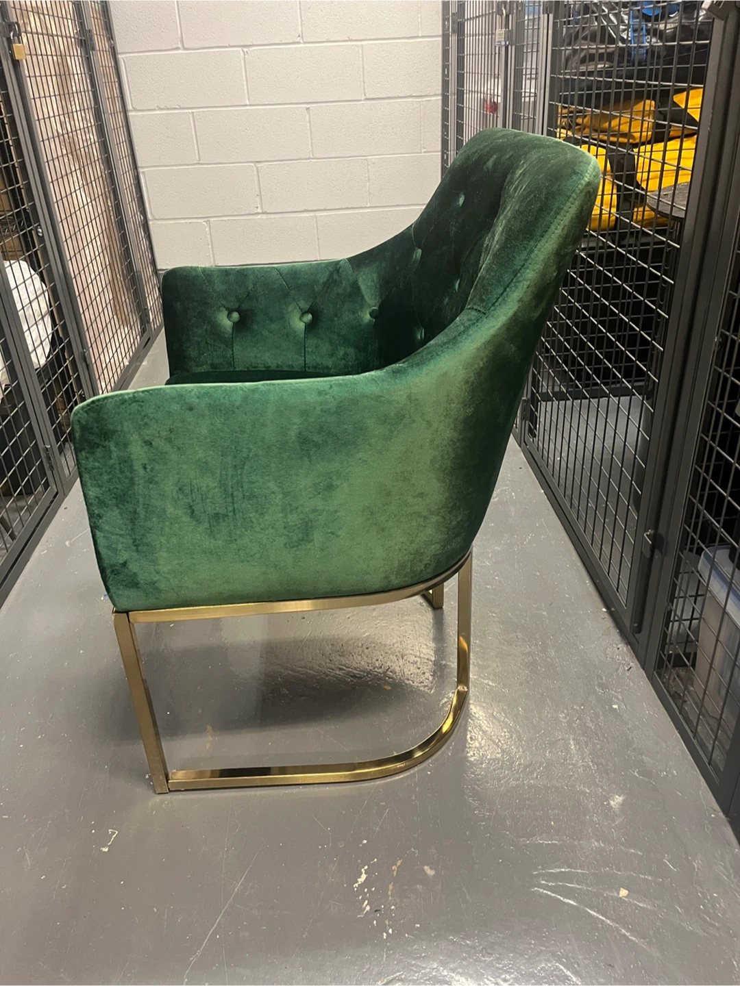 Green Velvet Accent Chair - photo 3