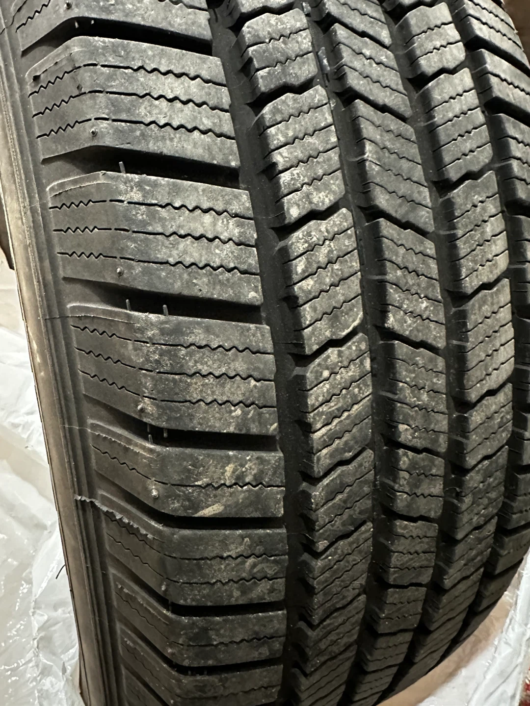 Michelin 4 all season tires 245/70R16 - photo 3
