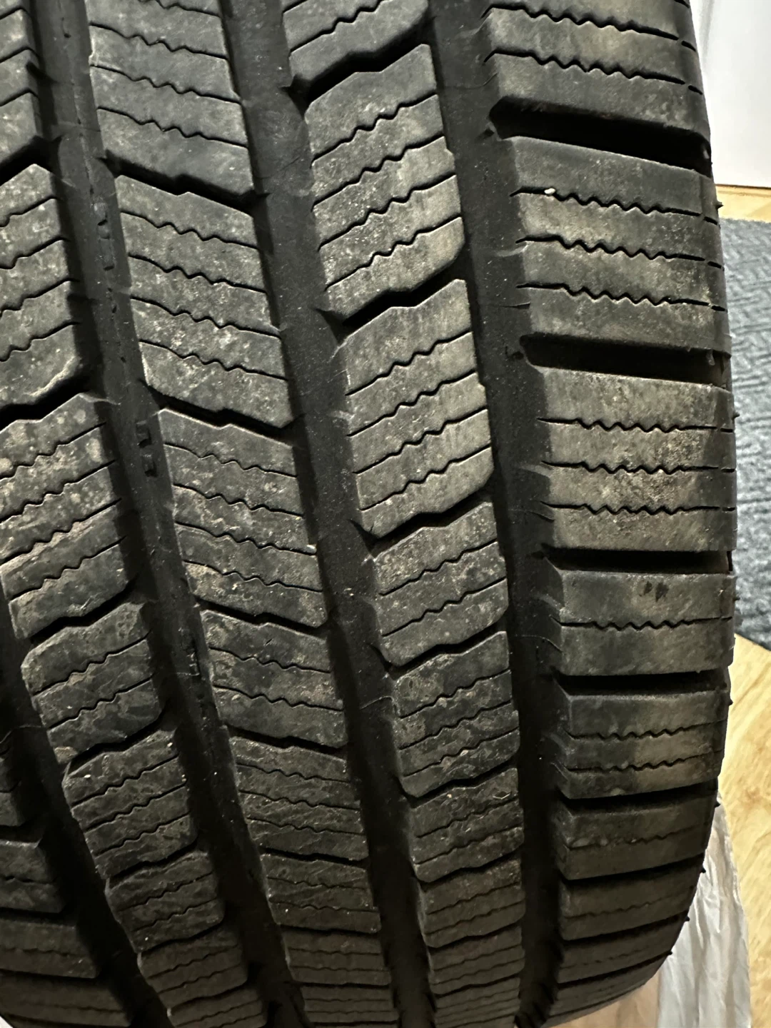 Michelin 4 all season tires 245/70R16 - photo 4
