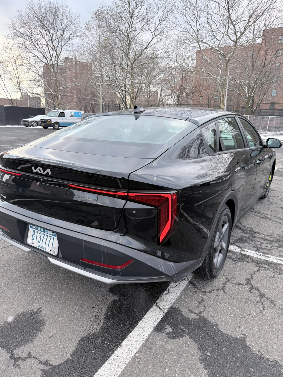 Black Kia K4 - photo 5