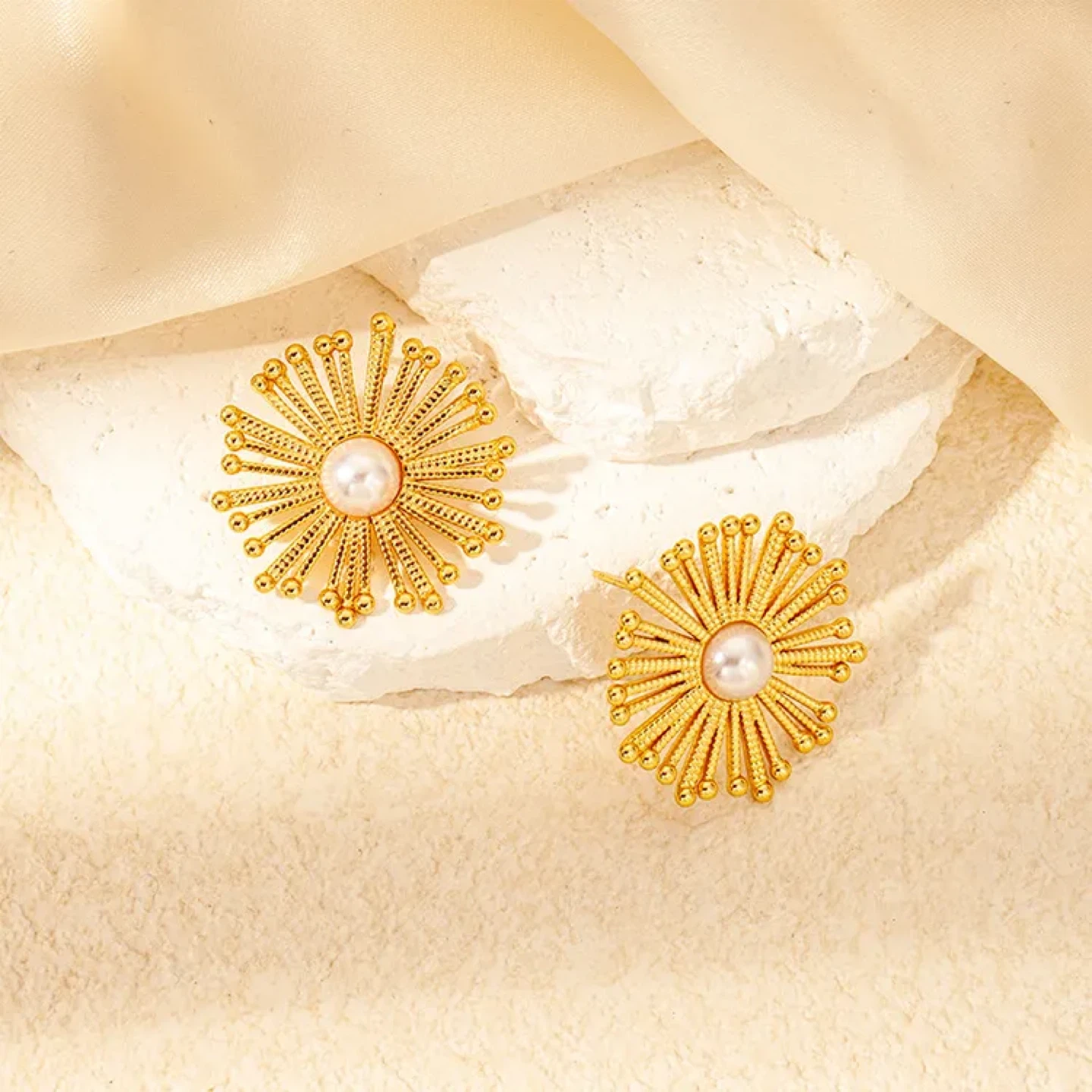 Lumi Pearl Earrings - photo 2