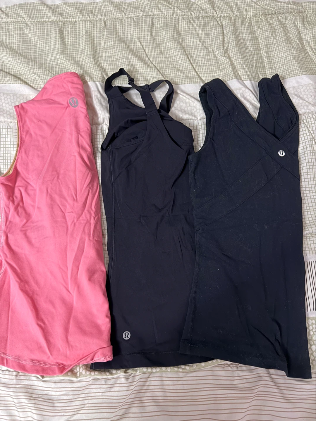 Lululemon & TNA top (bundle)