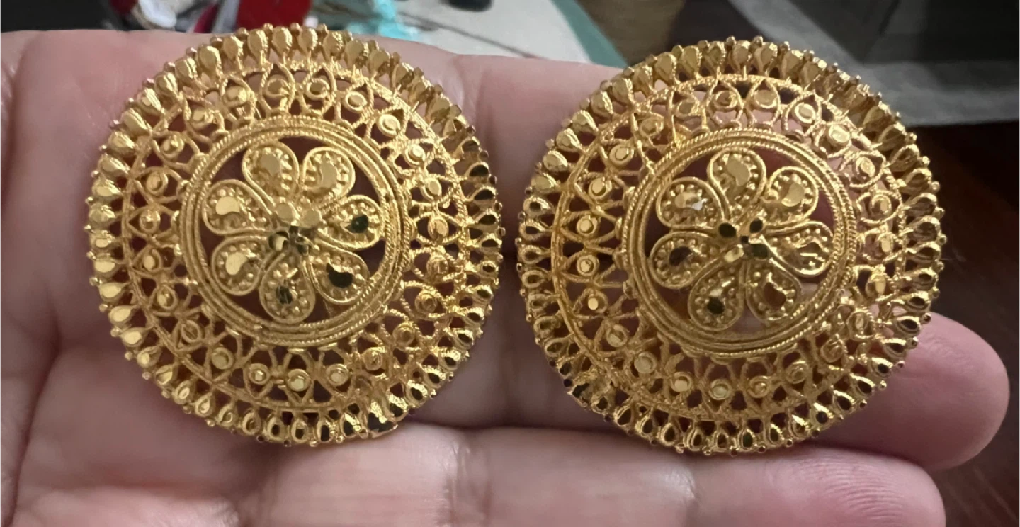 Gold Tone Floral Design Earrings