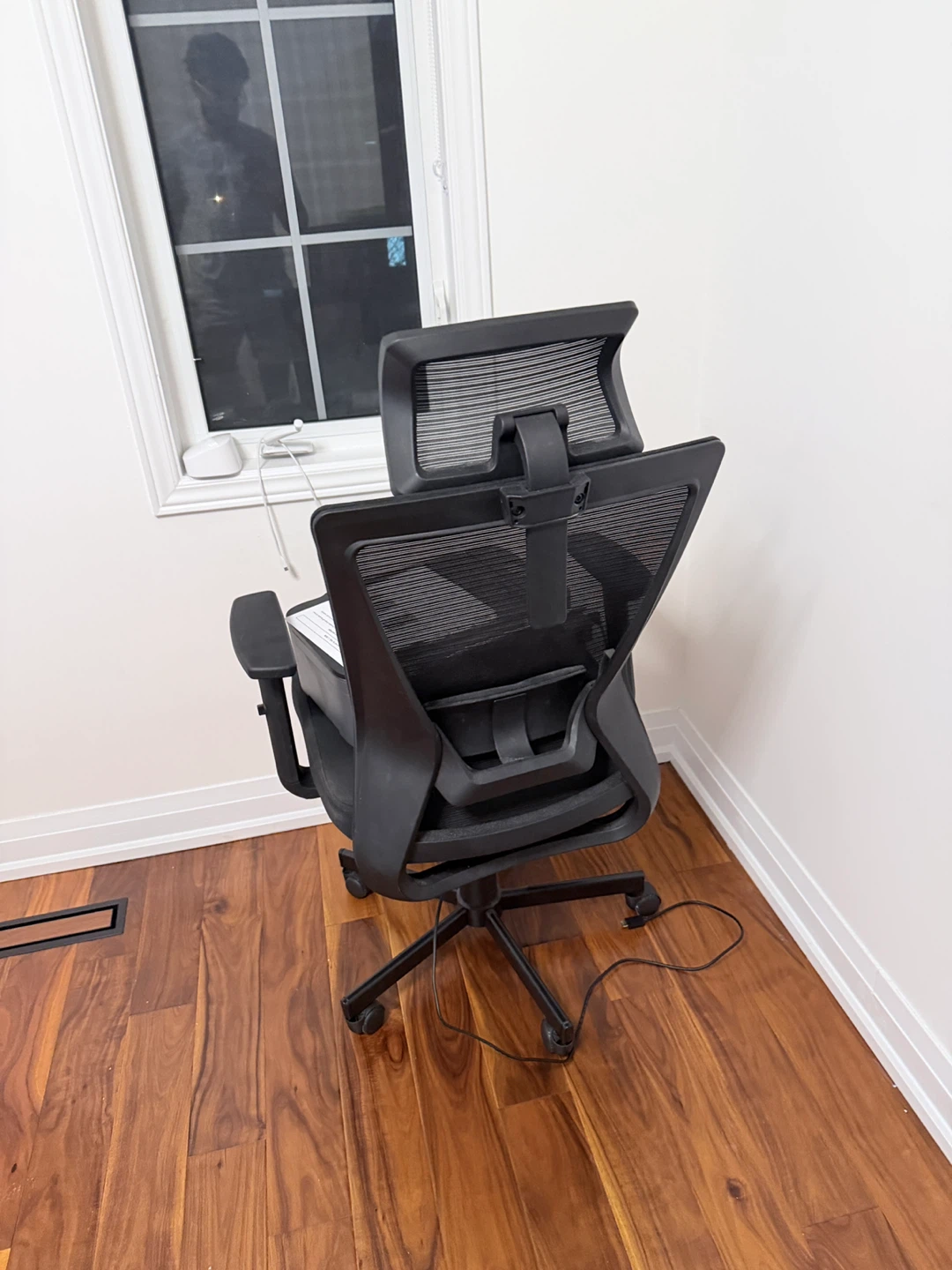 Black Ergonomic Mesh Office Chair - photo 2