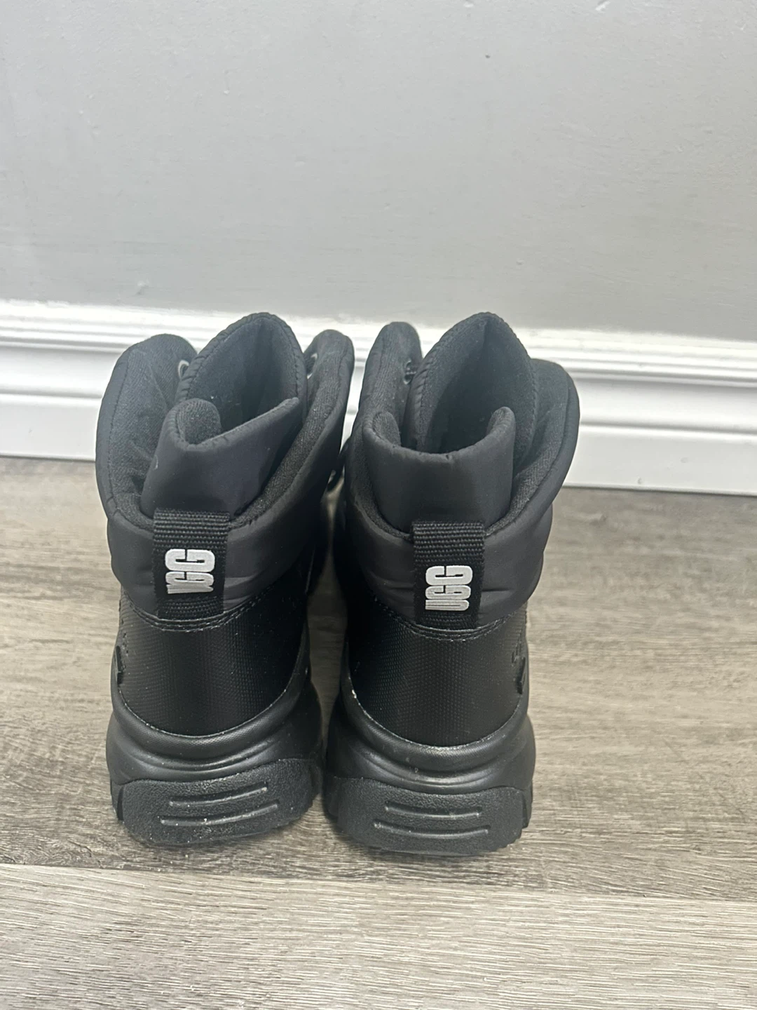 UGG Puffer Winter Boots - Black - Size 9 - photo 4