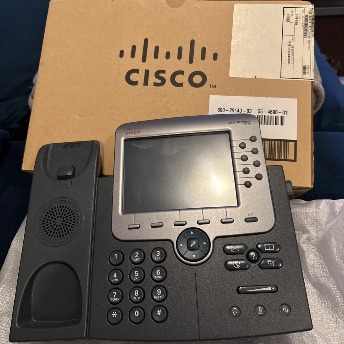 Cisco IP Phone 7975 with Box