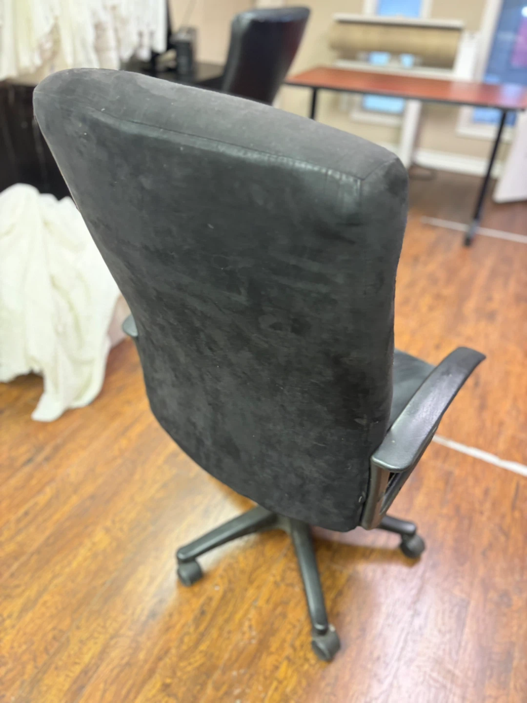 Black Office Chair - photo 4