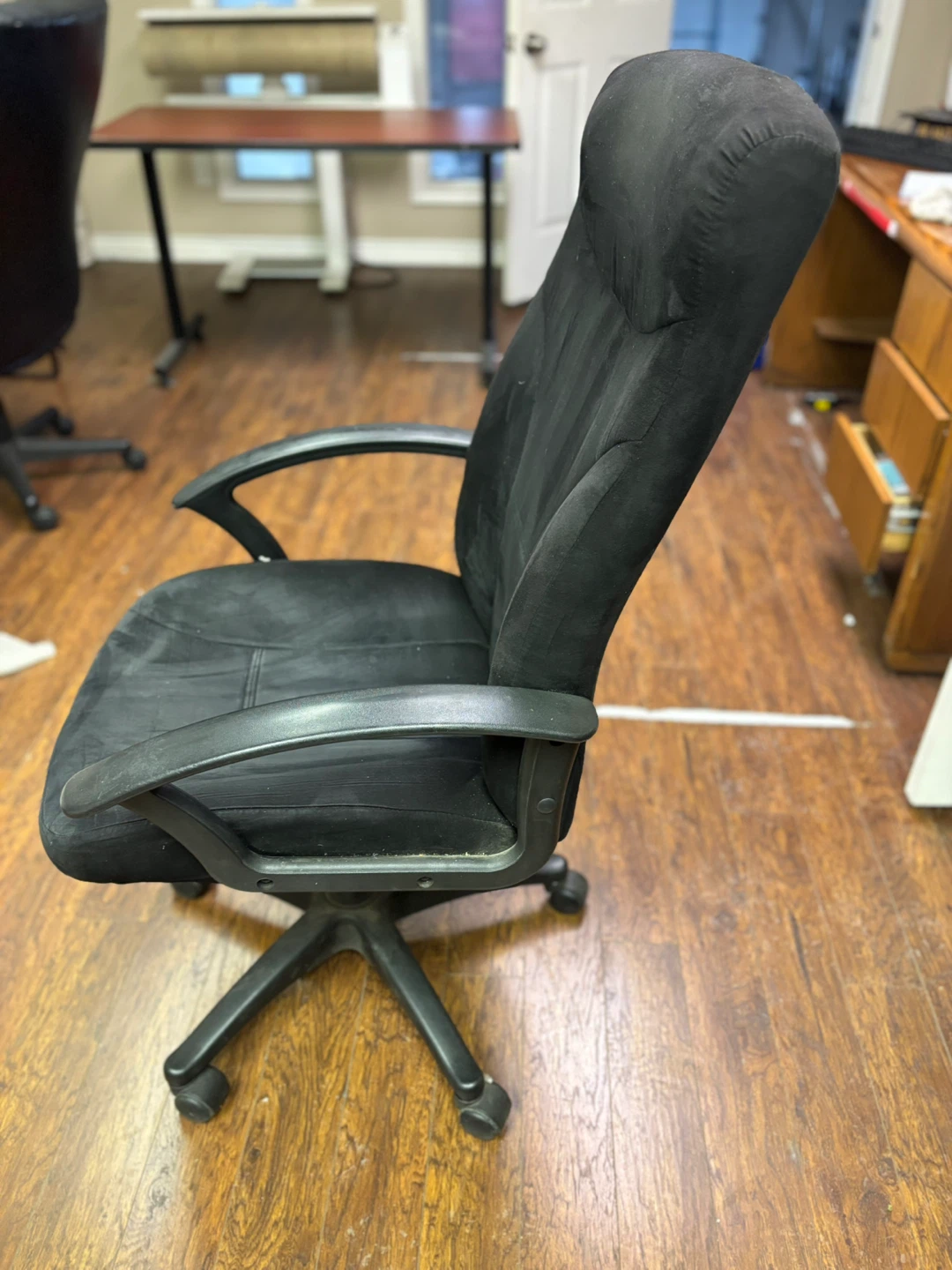 Black Office Chair - photo 3