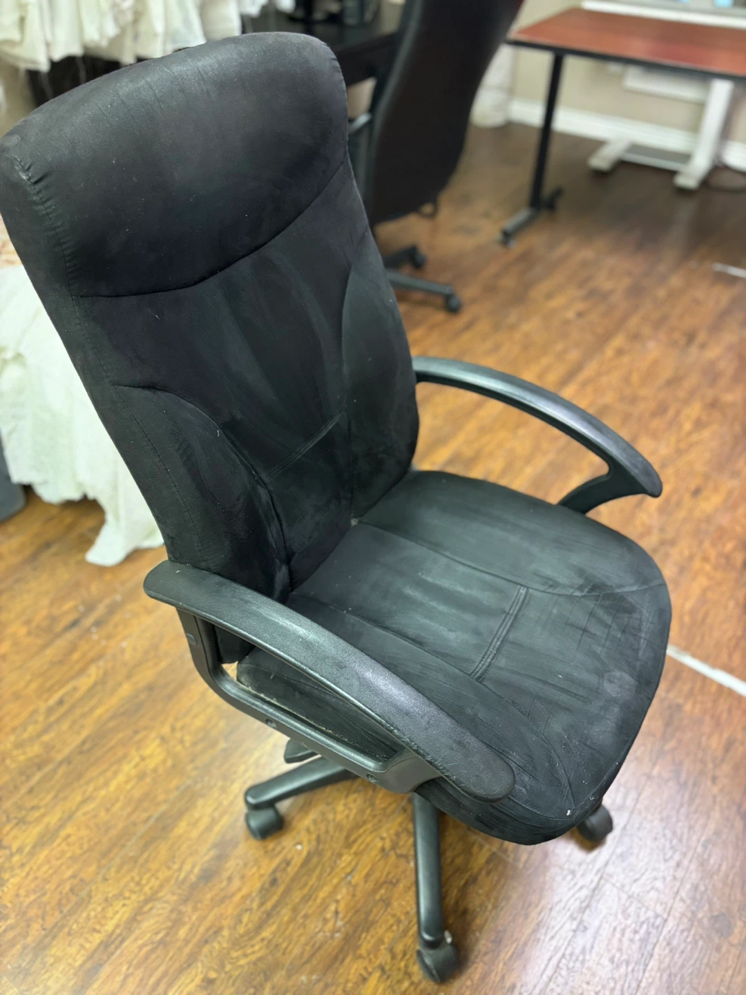 Black Office Chair - photo 2