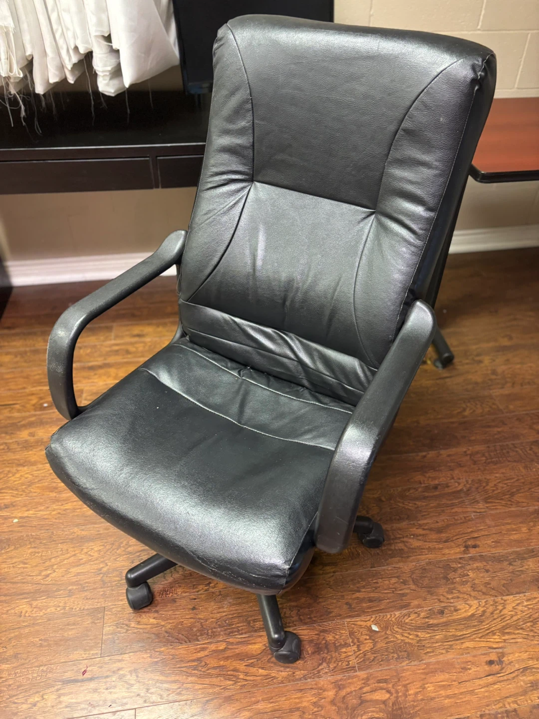 Black Office Chair - photo 5