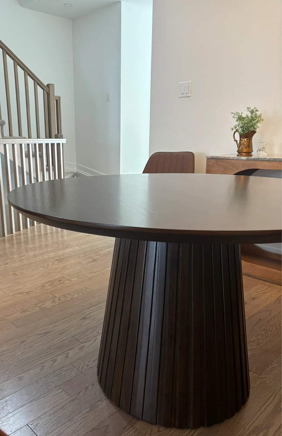 Round Dining Table - Dark Wood - photo 2