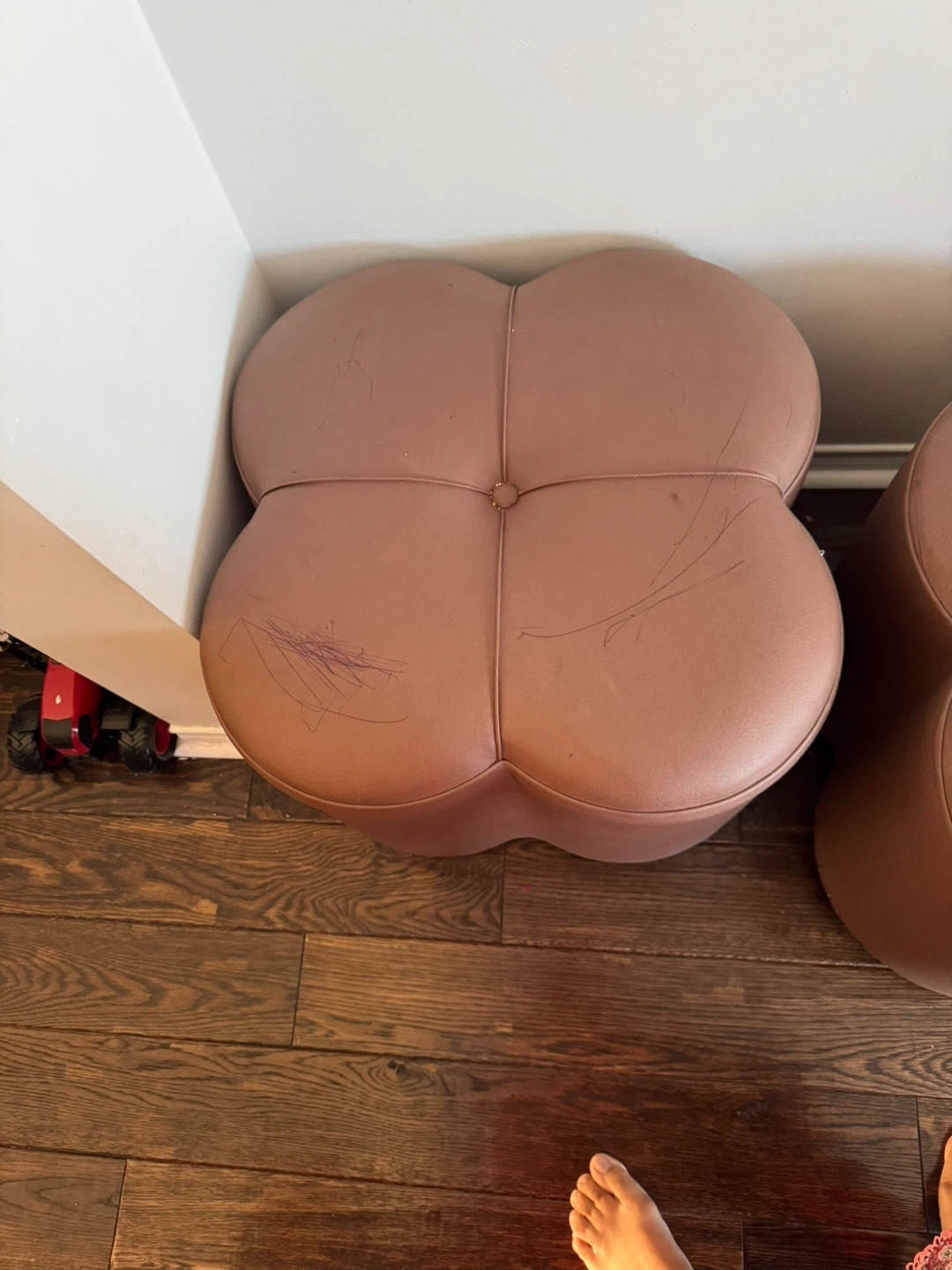 Leather stool - photo 2
