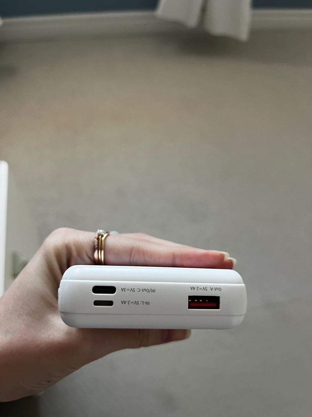 Portable charger - photo 2