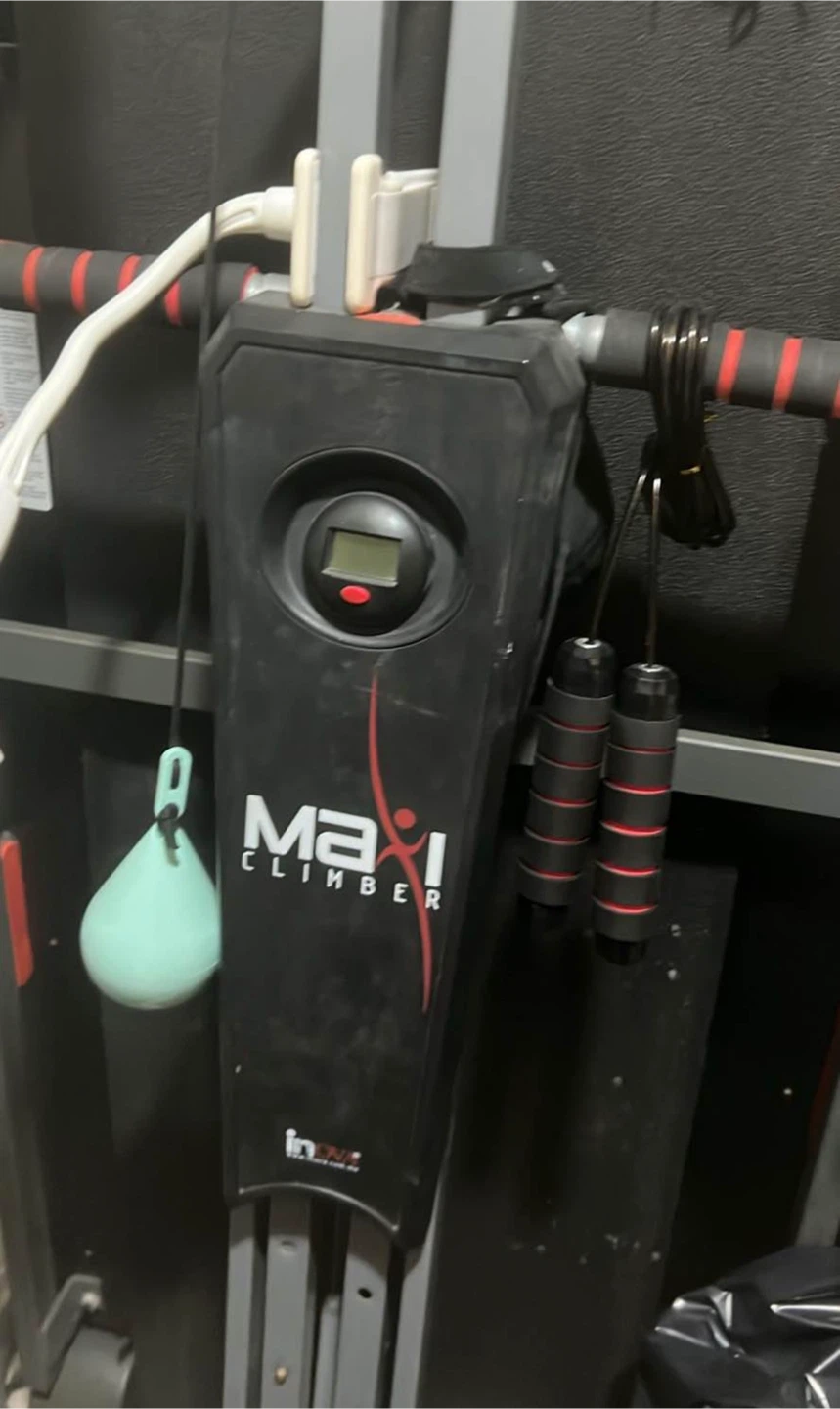 Maxi Climber Vertical Climbing Machine - photo 4