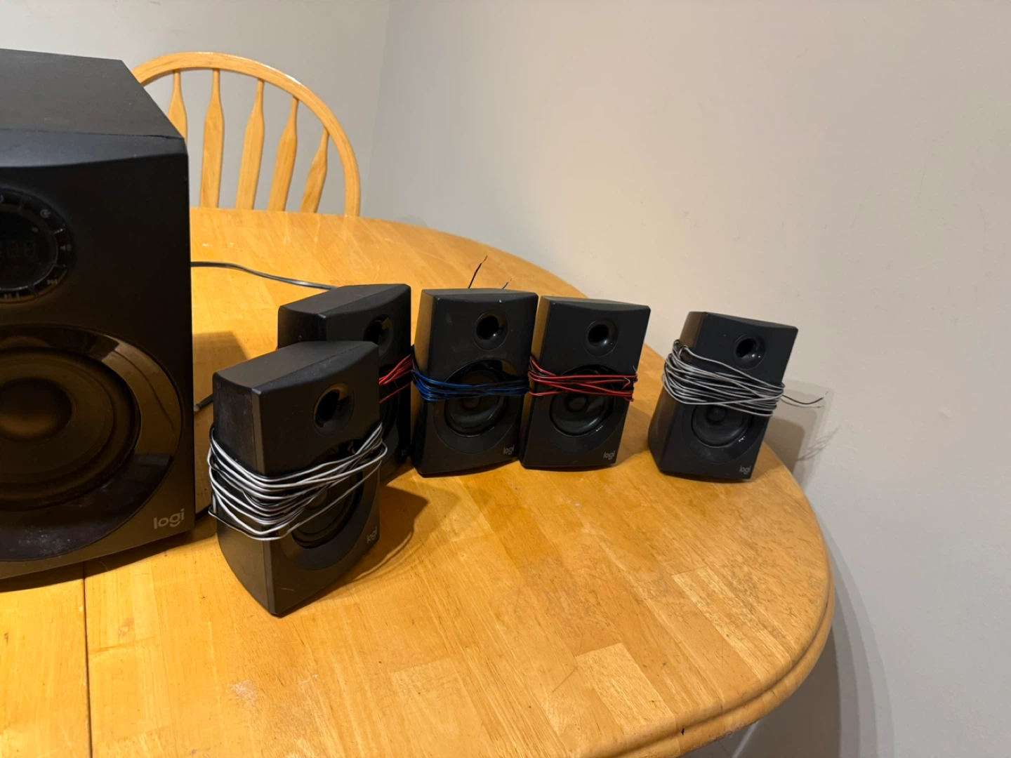 Z606 5.1 Surround Sound Speaker System with Bluetooth - photo 4