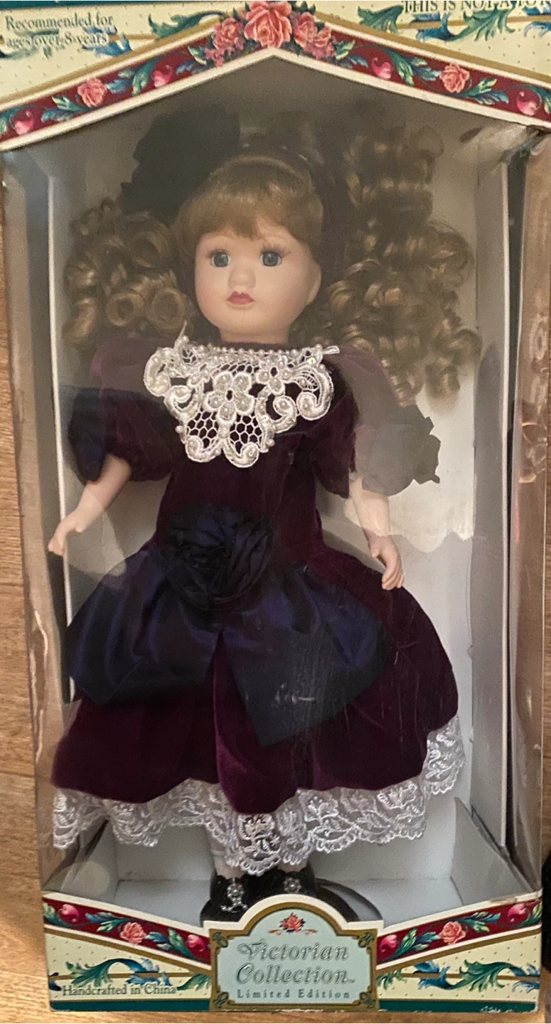 Victorian Collection Limited Edition Doll - photo 5