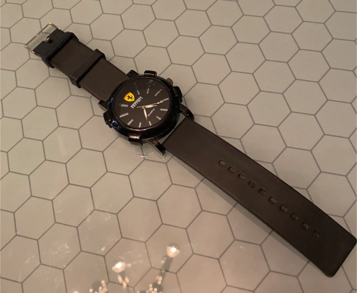 Men’s Quartz Watch 🥕