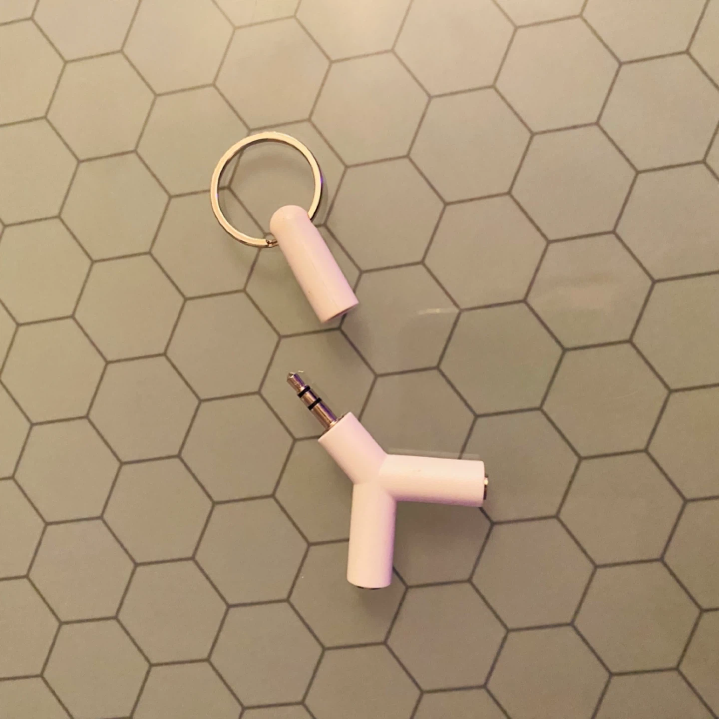 Headphone Splitter Keychain 🥕