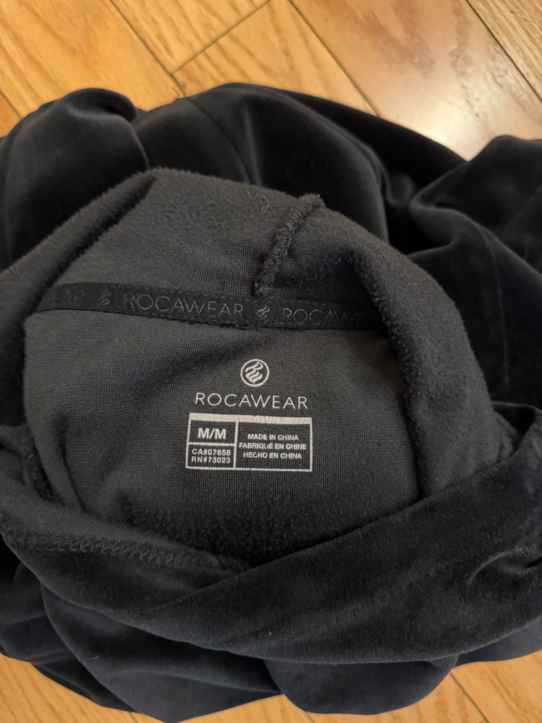 Rocawear Black Velour Hoodie - Size M - photo 4