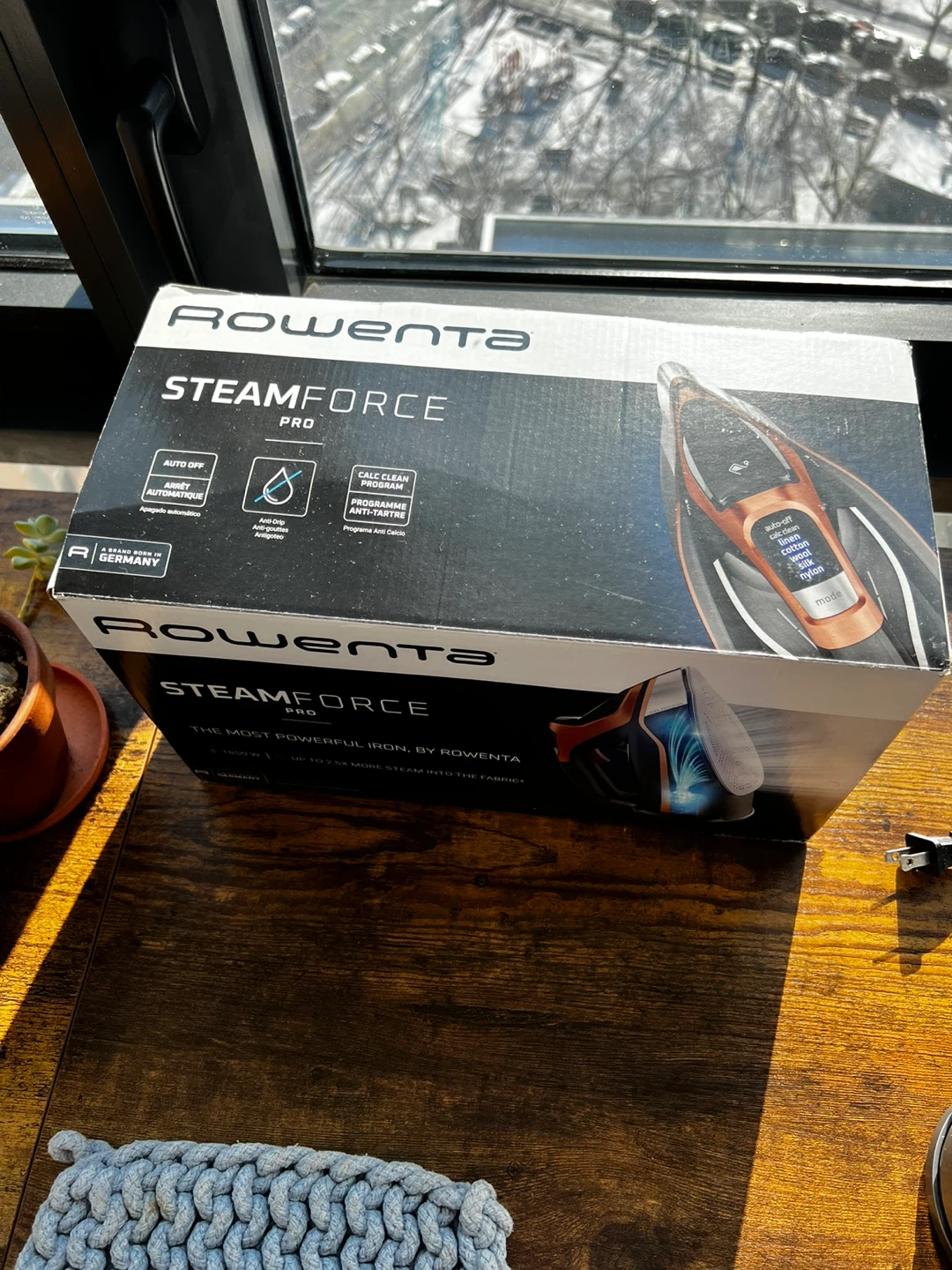 Rowenta Steamforce Pro Iron - Like New! - photo 2