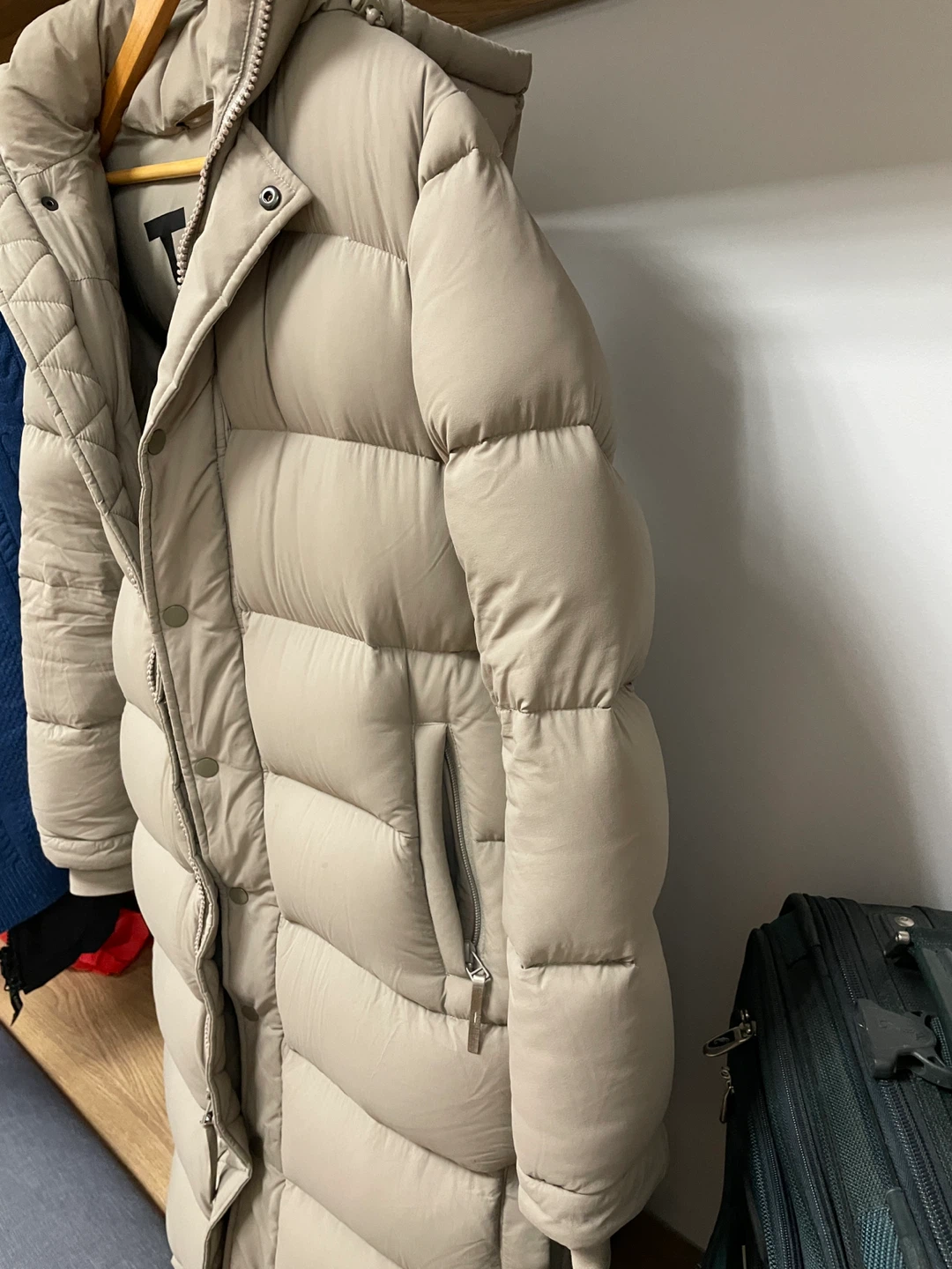 TNA Super Puff Long Coat - Size 2XS (has small tear) - photo 2