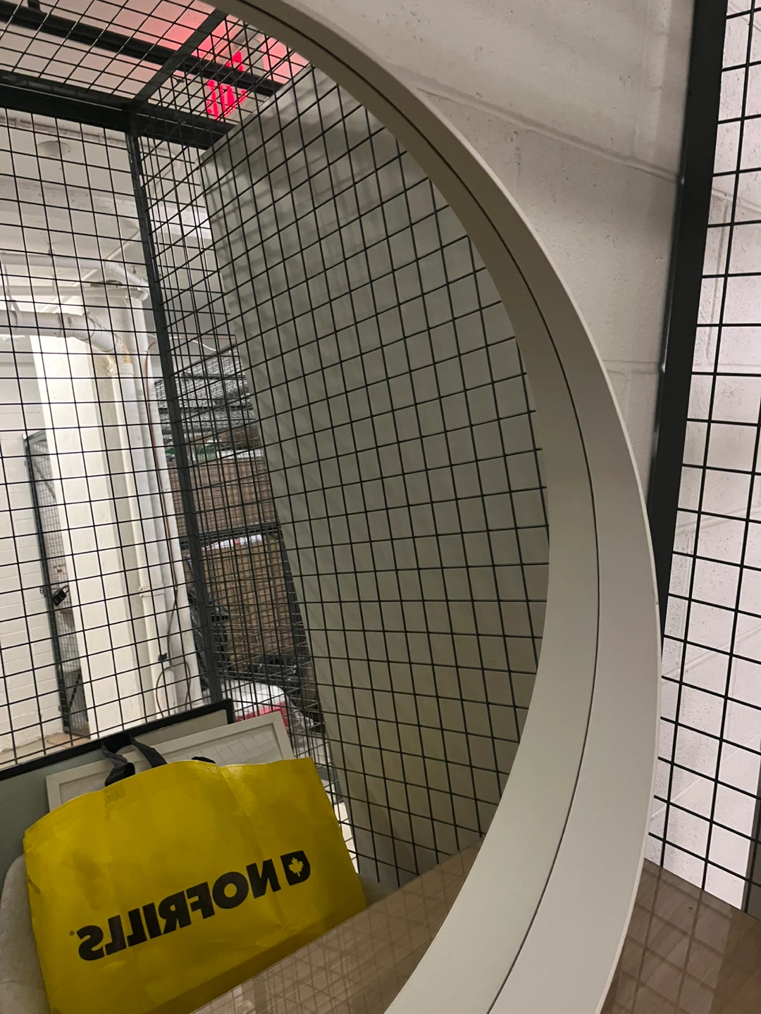 Round Mirror with White Frame - photo 4