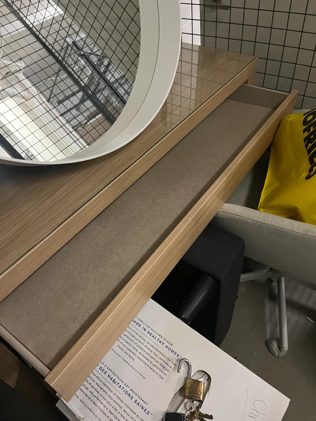 IKEA Vanity Table - Light Brown - photo 4