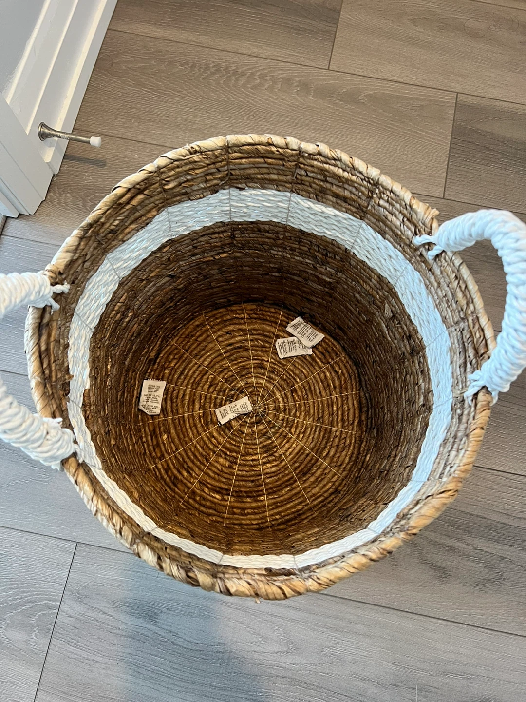 Moving sale— Woven seagrass basket planter - photo 3