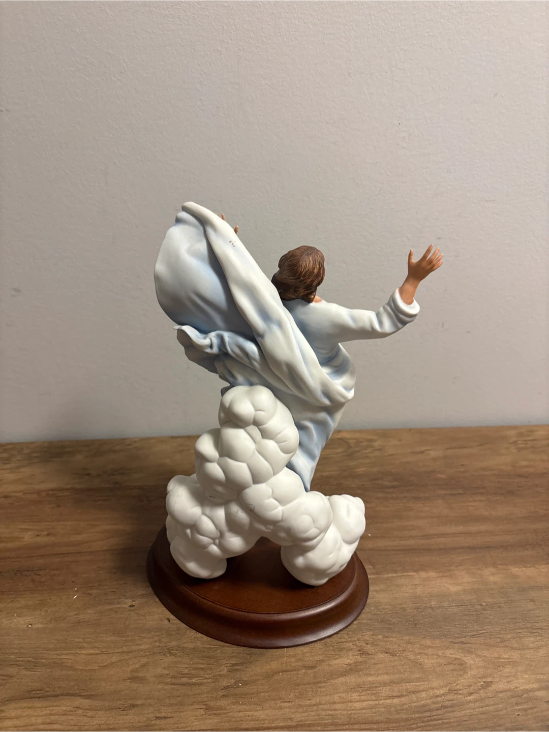 Franklin-Mint Fine porcelain, Jesus Figurine on the Clouds - photo 3