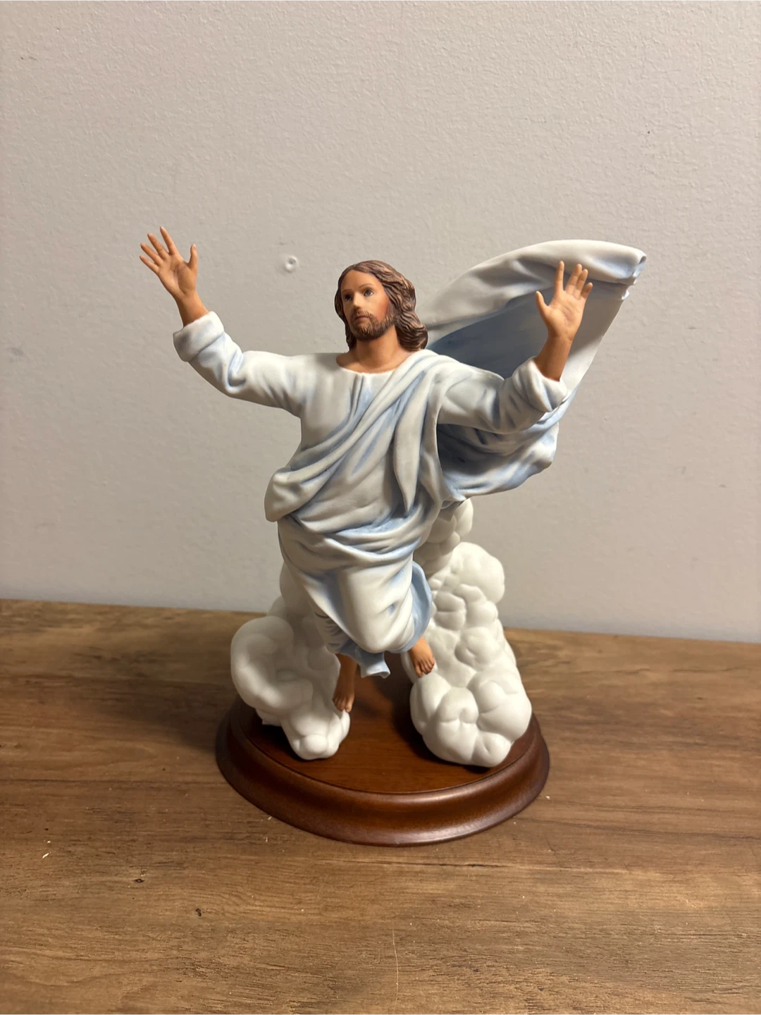 Franklin-Mint Fine porcelain, Jesus Figurine on the Clouds - photo 2