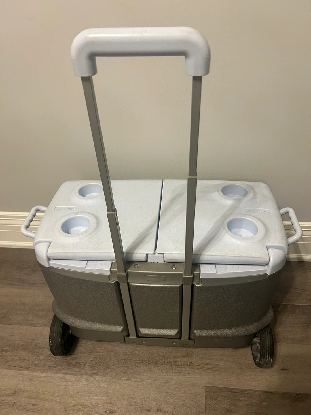 Rubbermaid Wheeled Cooler - photo 3