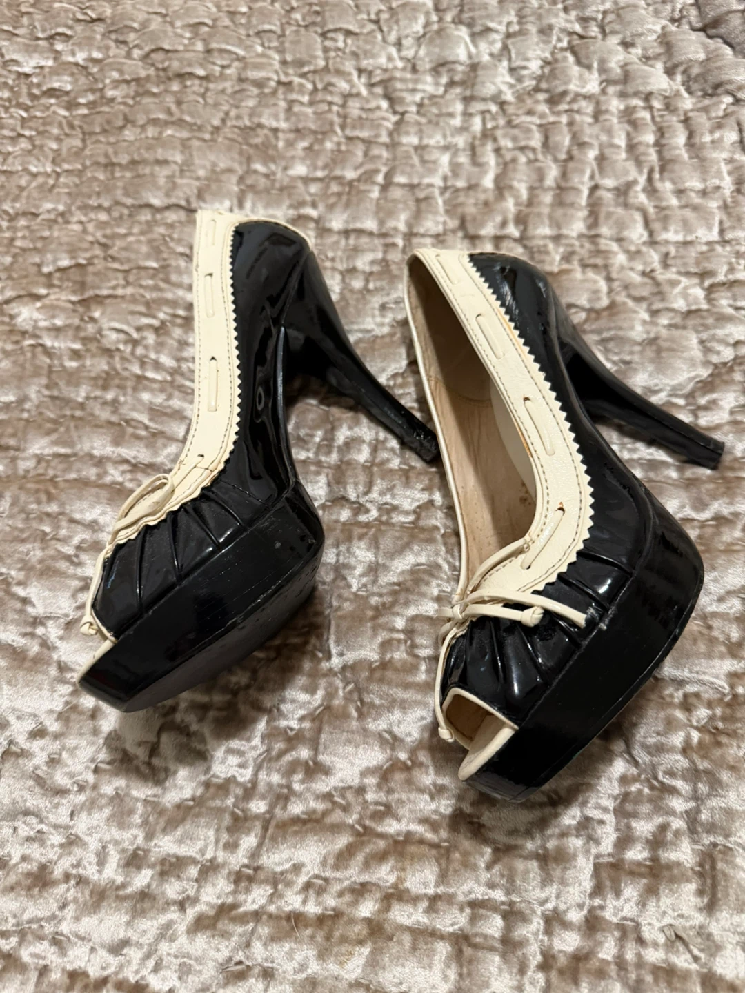 Michael Kors Black & Cream Heels - photo 2